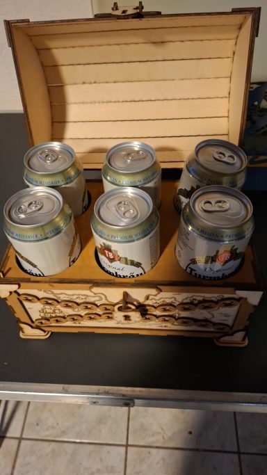Schatztruhe Mit 6 Dosen Bier